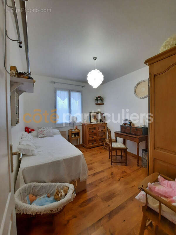 Maison à LE DESCHAUX