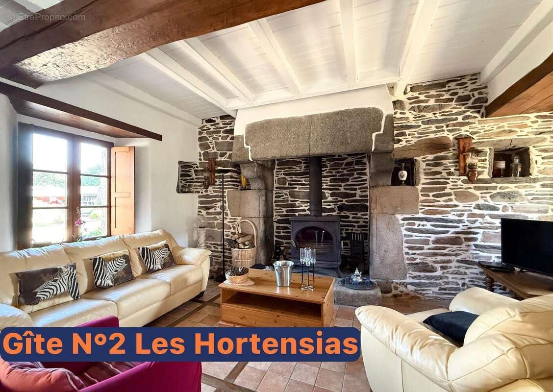 Maison à TREDREZ-LOCQUEMEAU