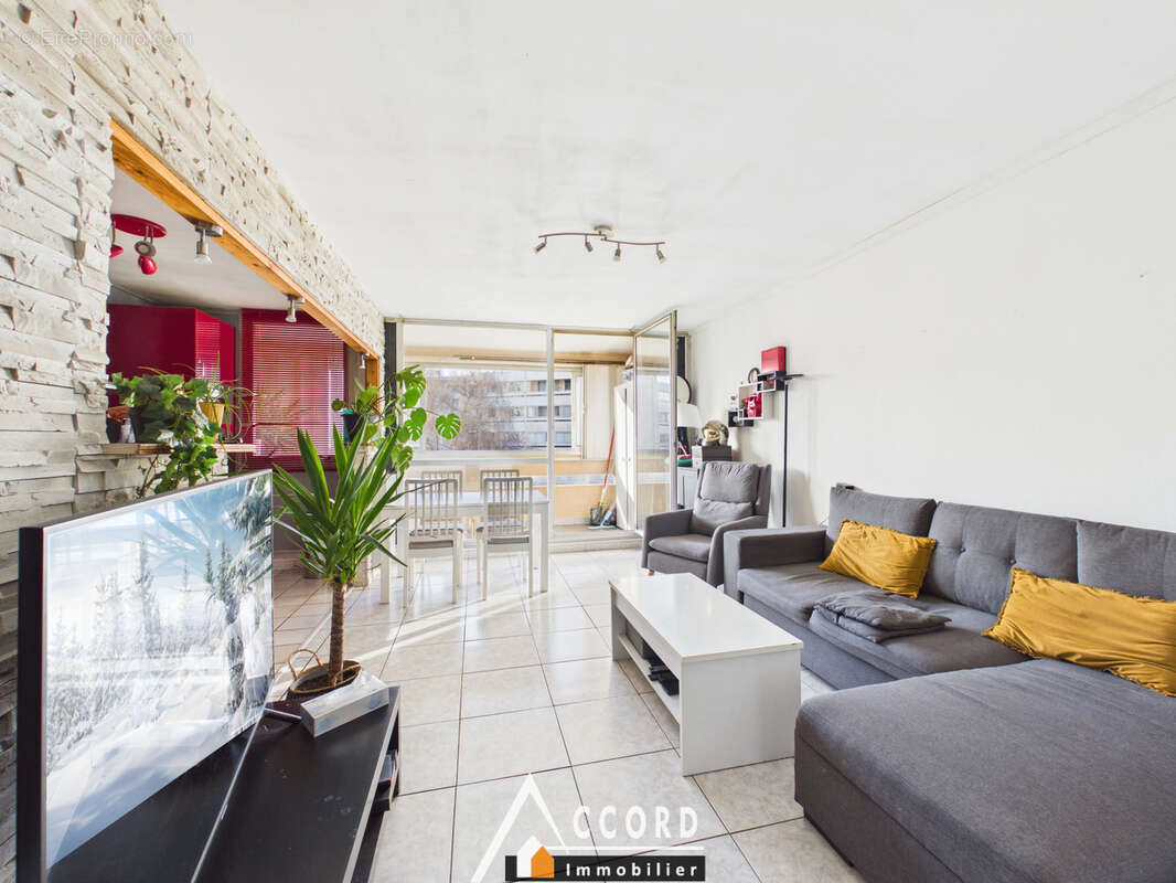 Appartement à SARTROUVILLE