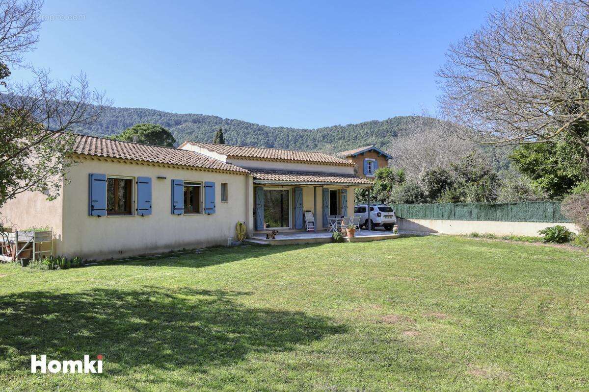 Maison/Villa T5 de 138 m² à Solliès-Pont 83210 - photo 2