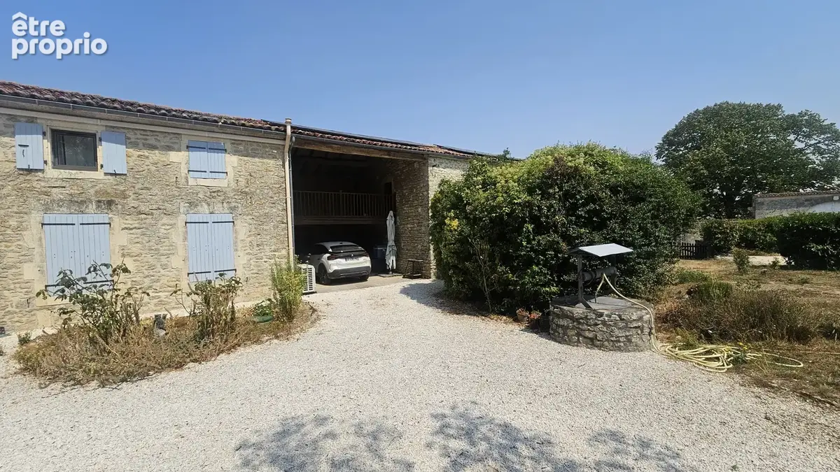 Très belle charentaise rénovée   230 m2   9 pièces   Terrain 1 400 m2   Courant - photo 18
