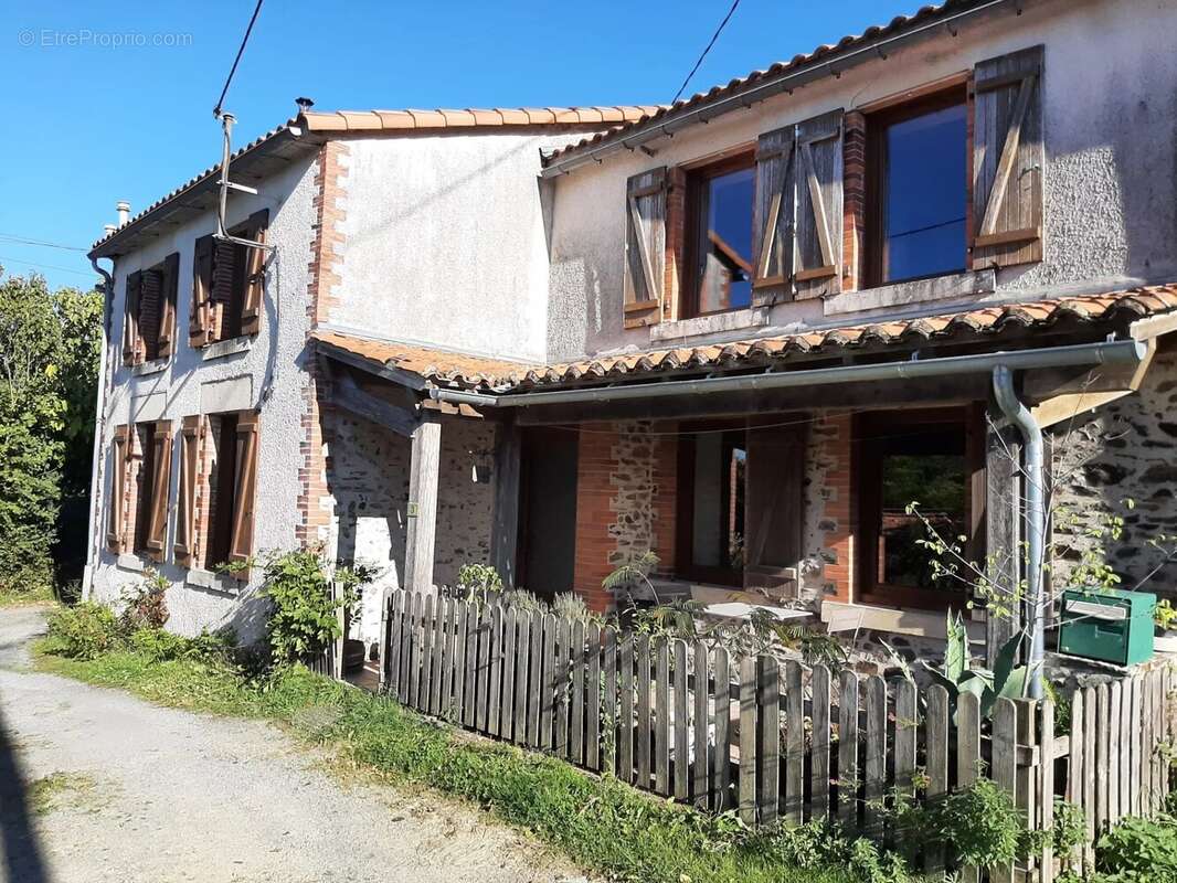 Maison à MONTOURNAIS