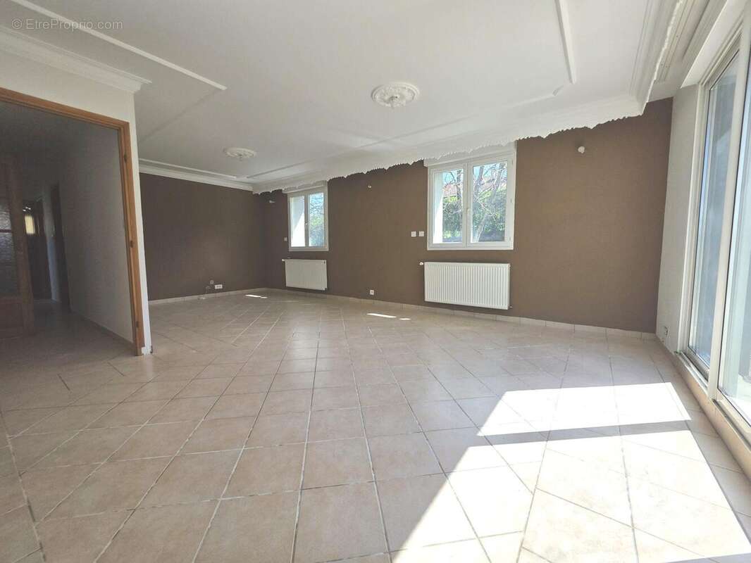 Maison 140 m² à Arinthod  - photo 3