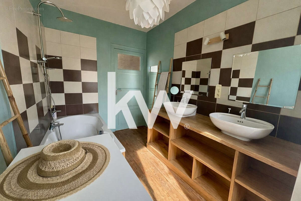 Maison à SAINT-JUST-SAINT-RAMBERT