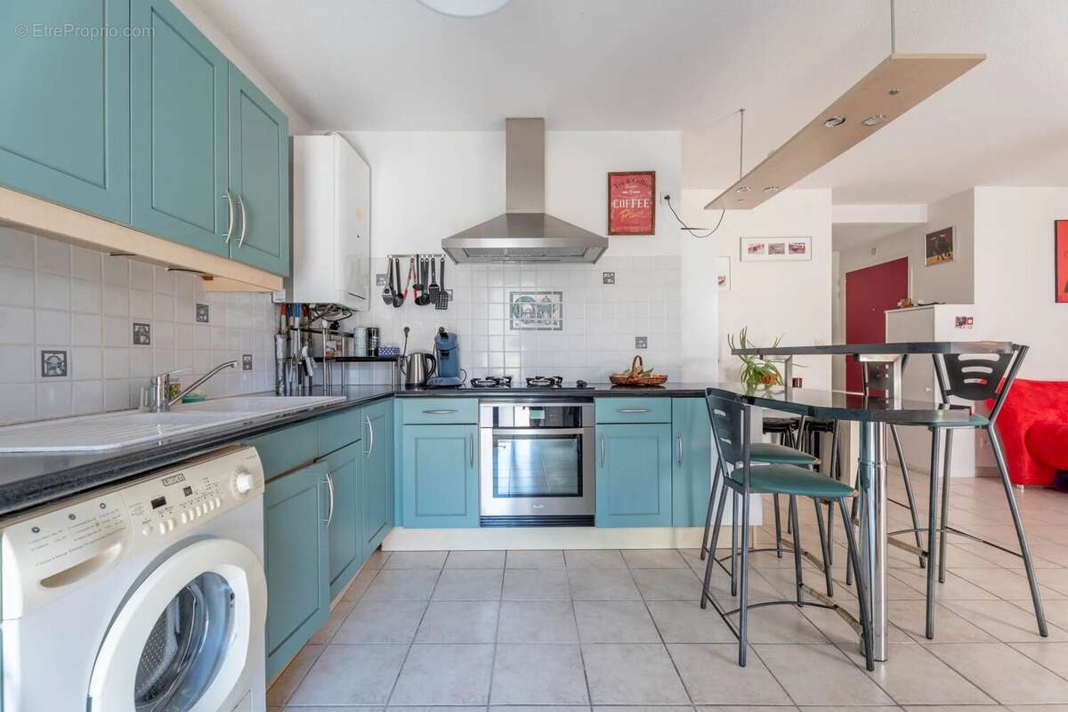 Appartement à SIMANDRES