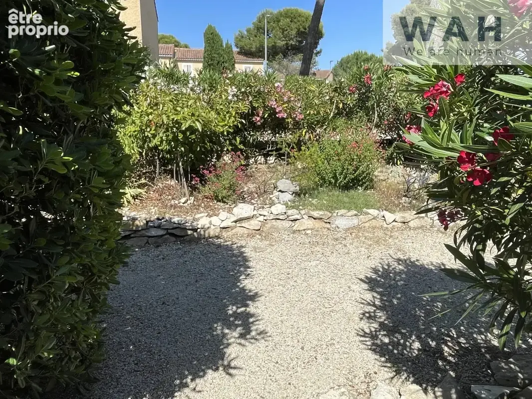 Maison t3 - 2 chambres, terrasse, place de parking, climatis - photo 2