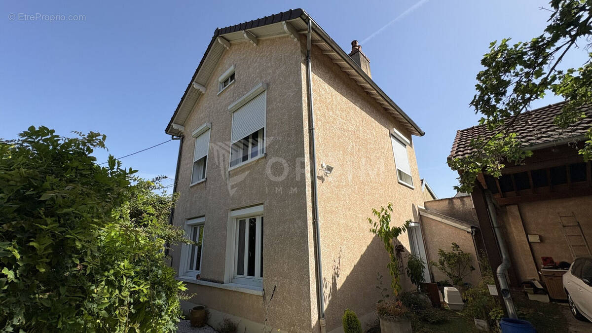 Maison à AUXERRE