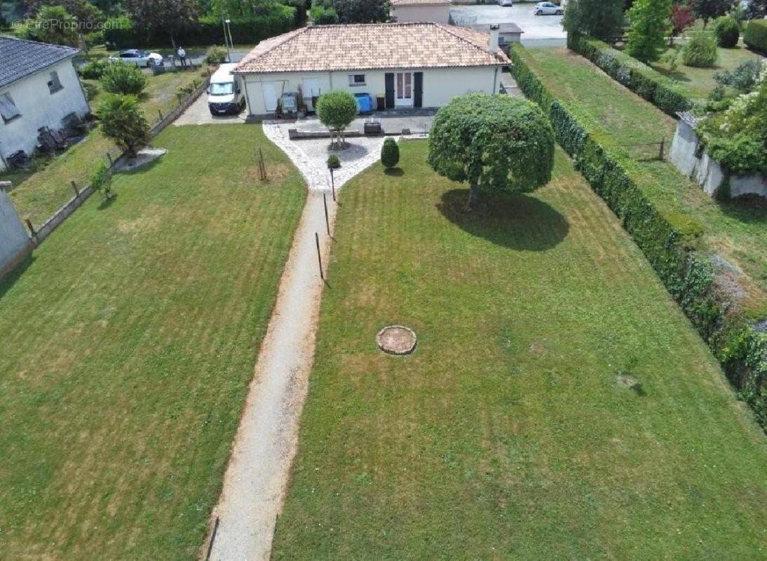 Maison à VERTEUIL-SUR-CHARENTE