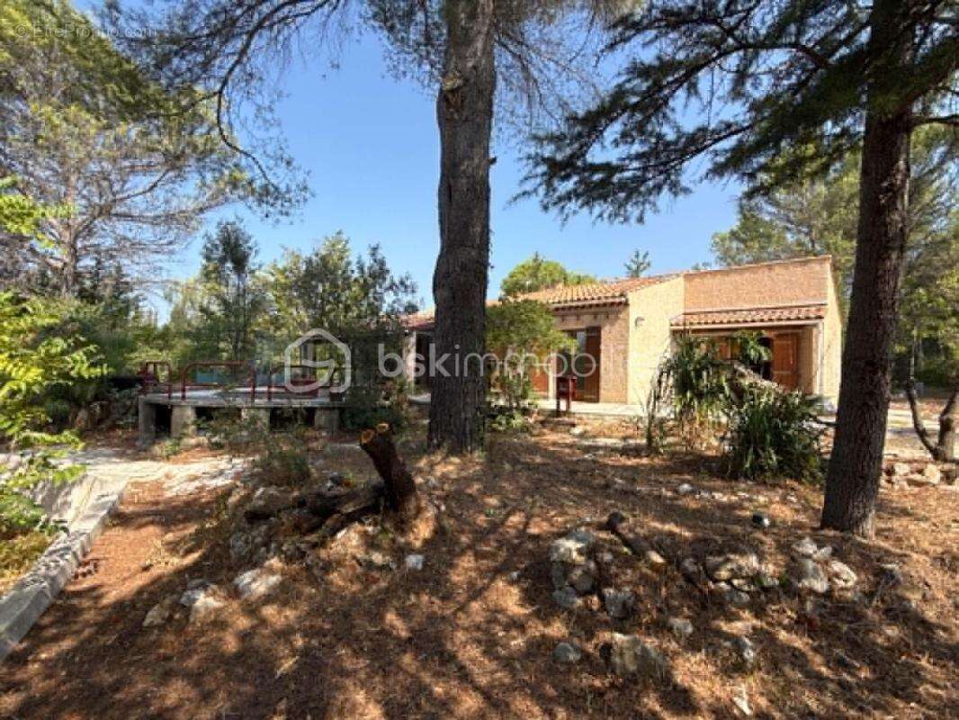 Maison de caractère à rénover – 4 800 m² de terrain – Un cadre naturel exceptionnel à Ventabren - photo 26