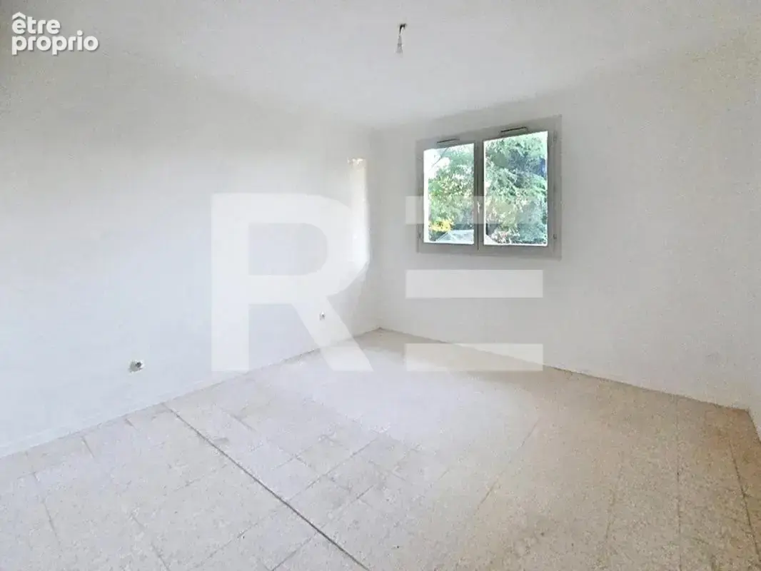 villa plain pied  3 chambres  garage - terrain  Caveirac - photo 5