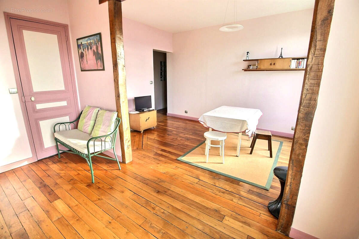 Appartement à GENNEVILLIERS