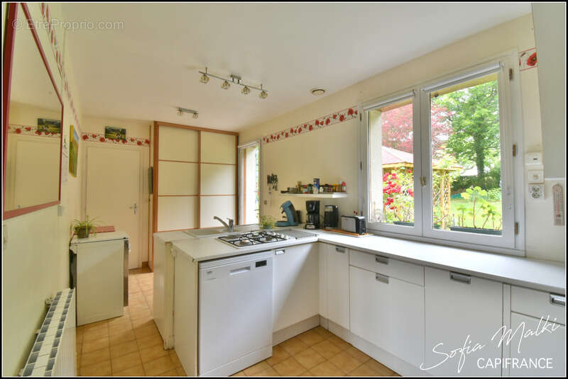 Dpt Indre (36), à vendre CHASSIGNOLLES maison 7 pièces - photo 8