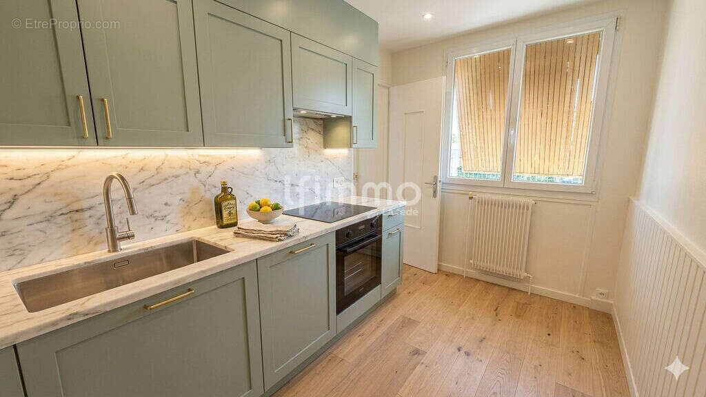 Appartement à PIERRE-BENITE