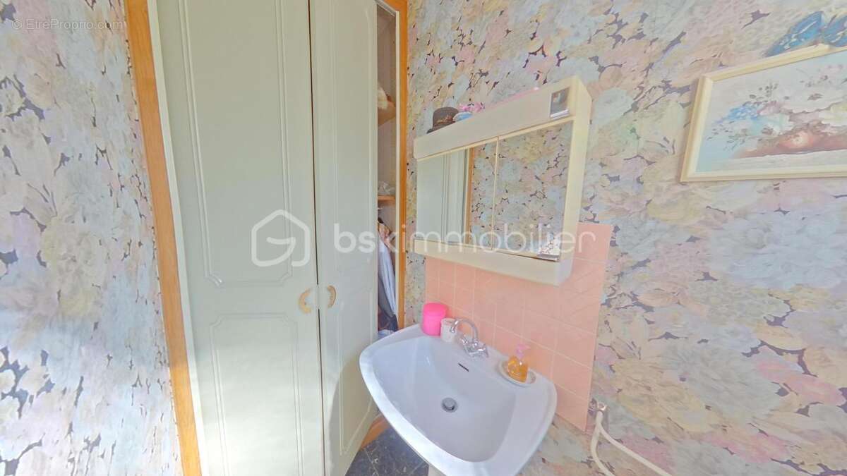 Maison à THORIGNY-SUR-OREUSE