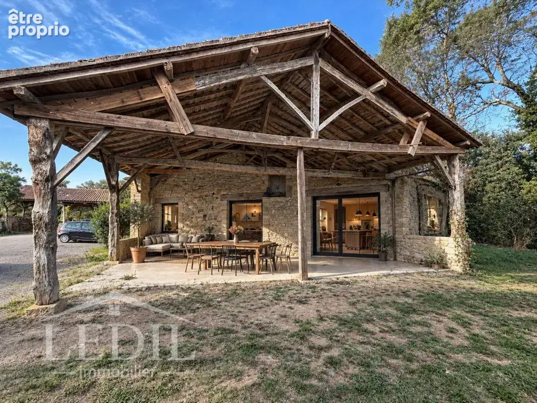 Maison en Pierre de 145m2 à rénover - photo 2
