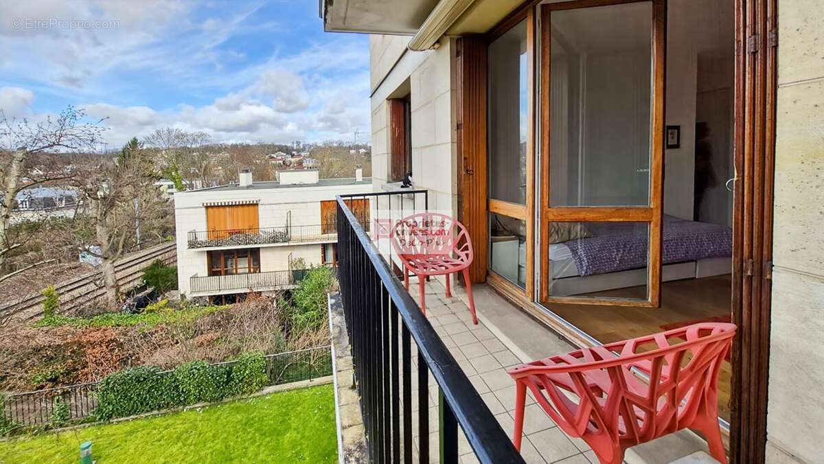 Appartement à VILLE-D'AVRAY