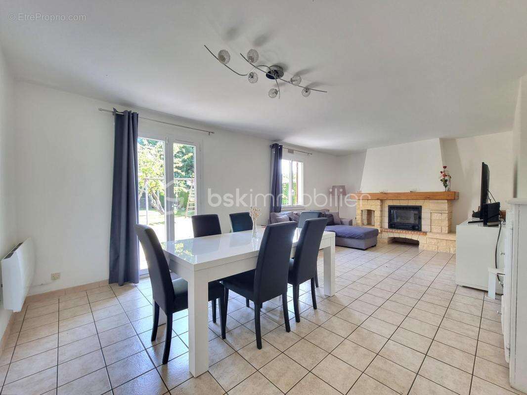 Maison à CHAUMES-EN-BRIE