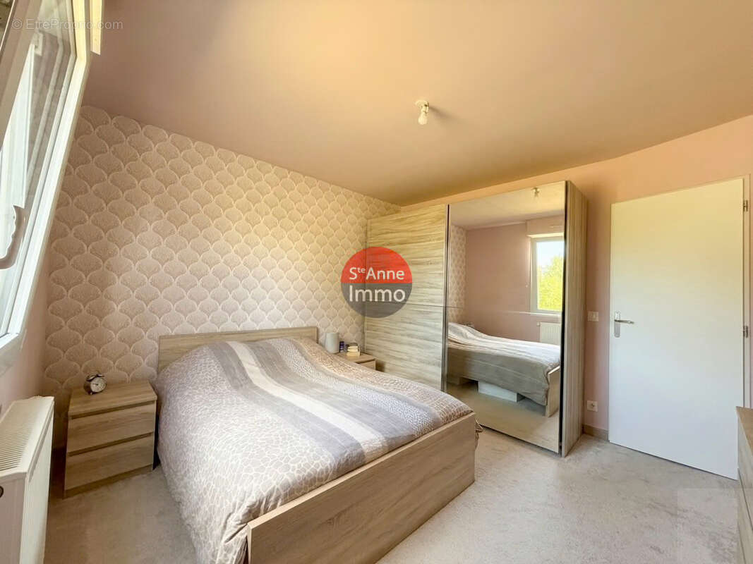 Vrely - pavillon individuelle - 106m2 - plain pied - 3 chambres - garage - jardin - cour - terrasse - photo 10