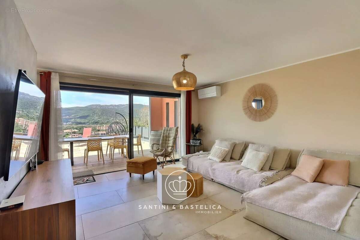 Villa contemporaine avec piscine et dépendance à Pietralba – Ajaccio - photo 8