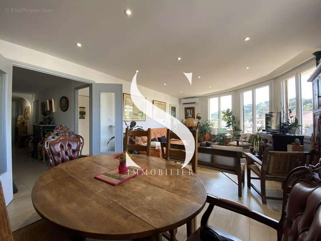 Appartement à VALLAURIS