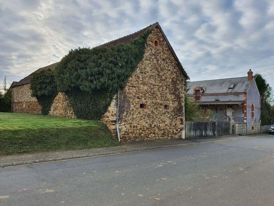 Maison à DAMPIERRE-EN-GRACAY