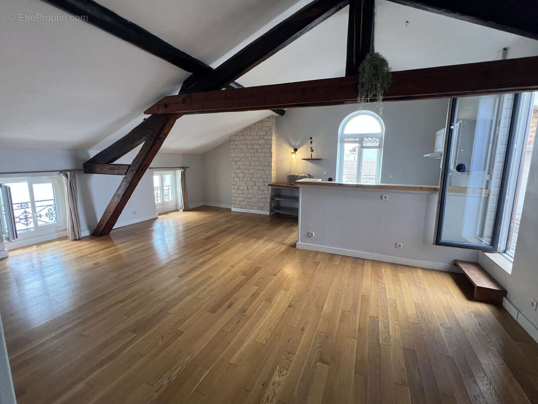 Appartement à SAINT-ETIENNE