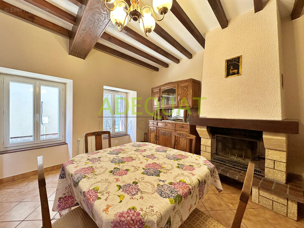 AVEIZE, Maison de village - photo 7