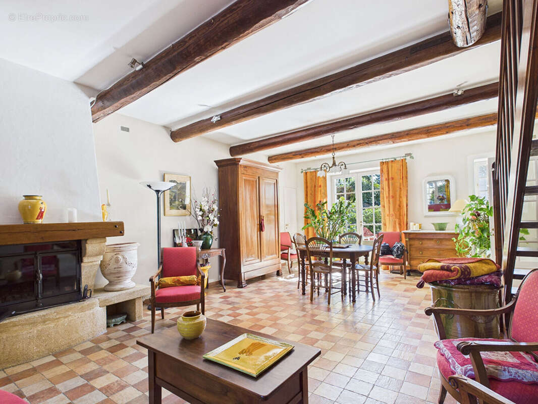 Maison à SAINT-ETIENNE-DU-GRES