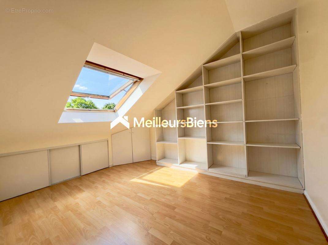 Maison familiale 5 chambres – 134 m² – Face au Lycée International – Saint-Germain-en-Laye - photo 14