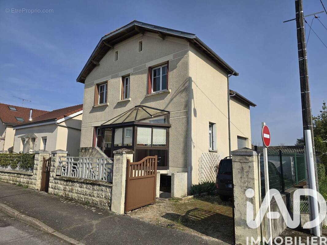 Photo 1 - Maison à CHENOVE
