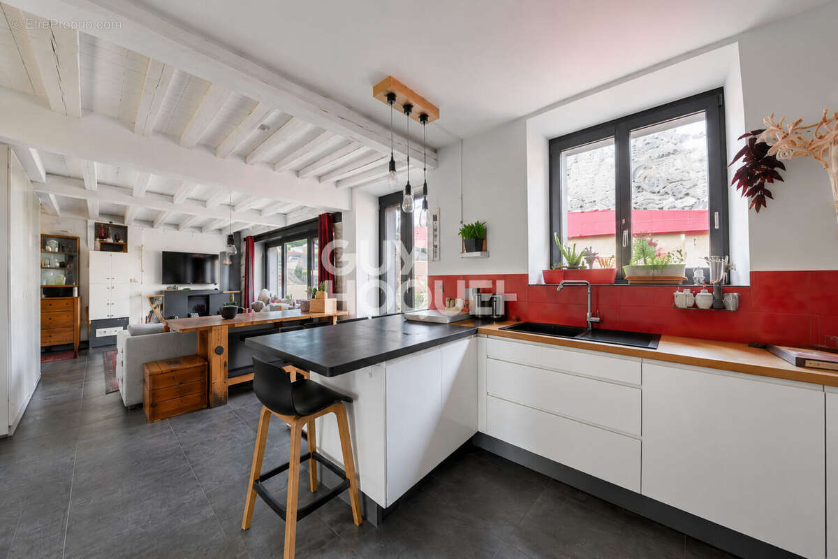 Appartement à BRIE-COMTE-ROBERT