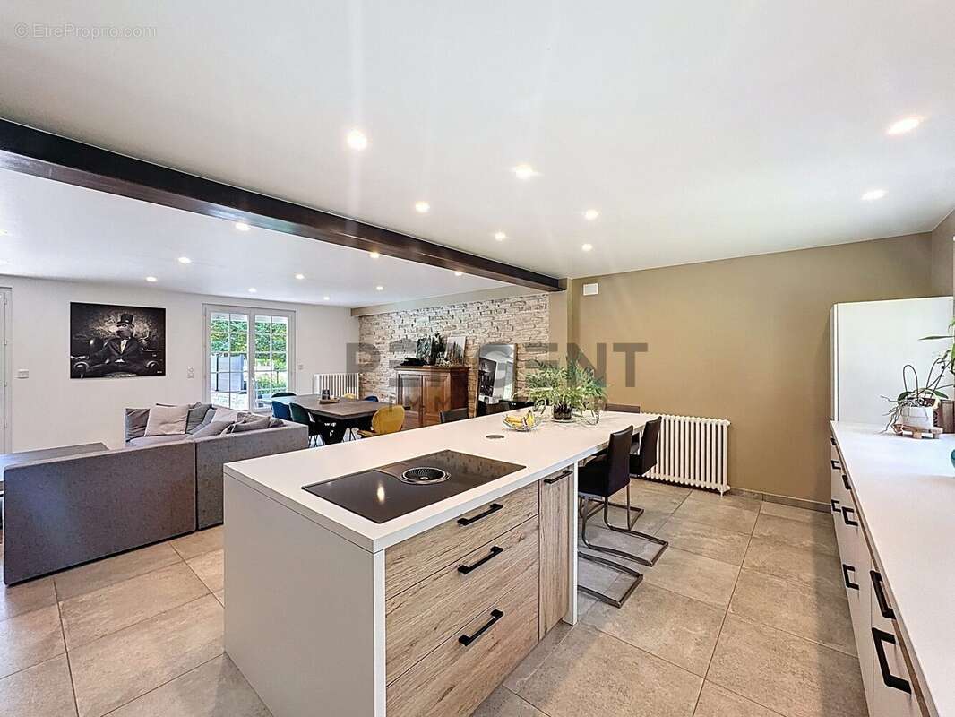 Maison à CHARLEVILLE-MEZIERES