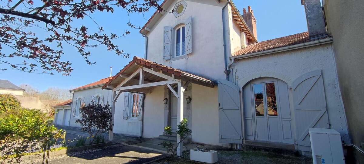 Maison à VIC-EN-BIGORRE
