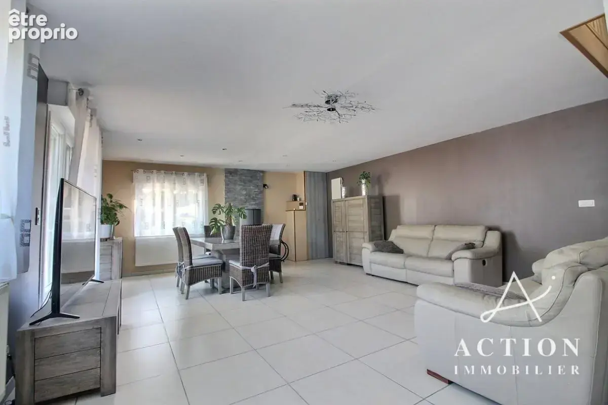 Wattrelos - maison individuelle - 3 chambres - jardin - cave - local proffesionnel - photo 2