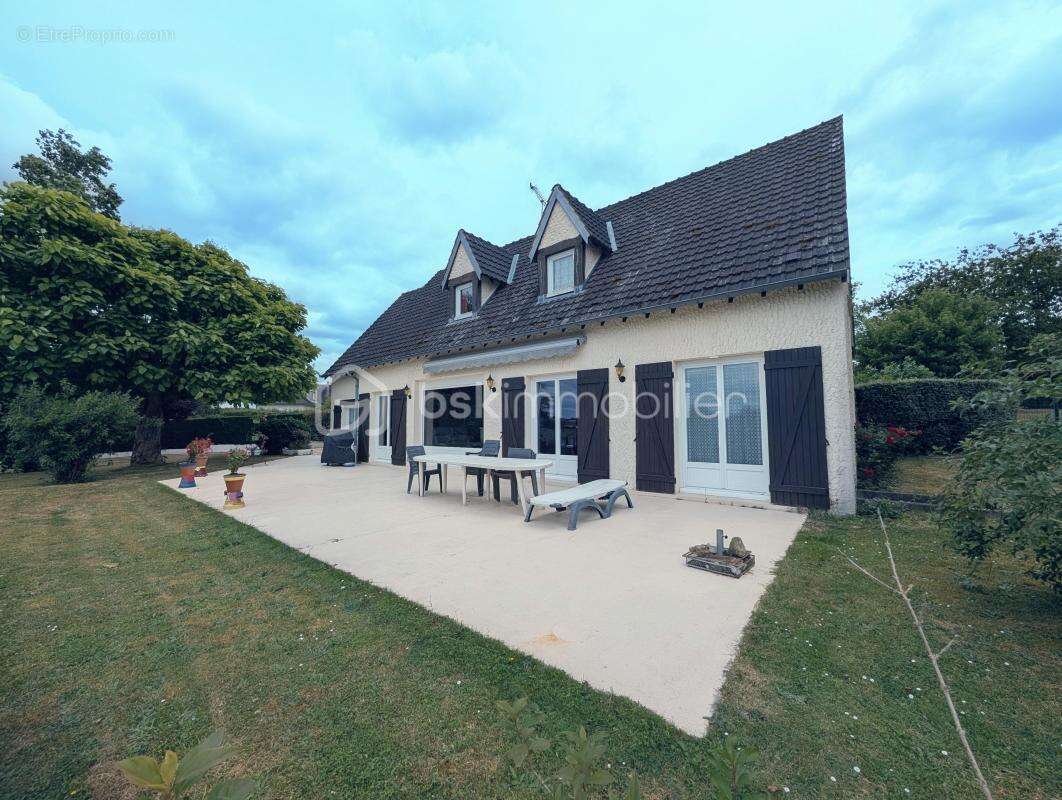 Demeure familiale de 171 m², dépendances et chapelle sur un parc de 5100 m² - photo 26