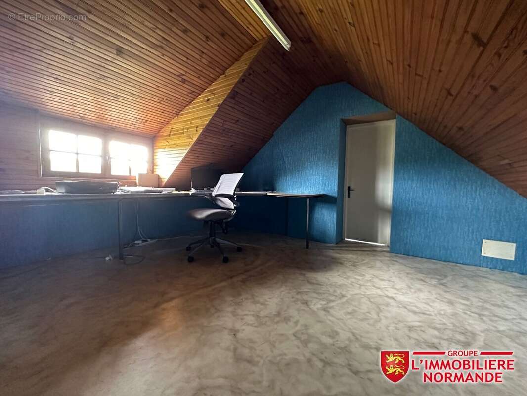 Commerce à SAINT-AUBIN-SUR-GAILLON