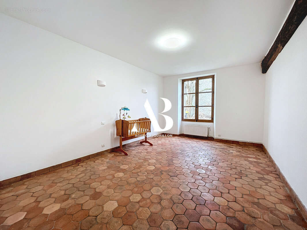 Maison à GRANDPUITS-BAILLY-CARROIS