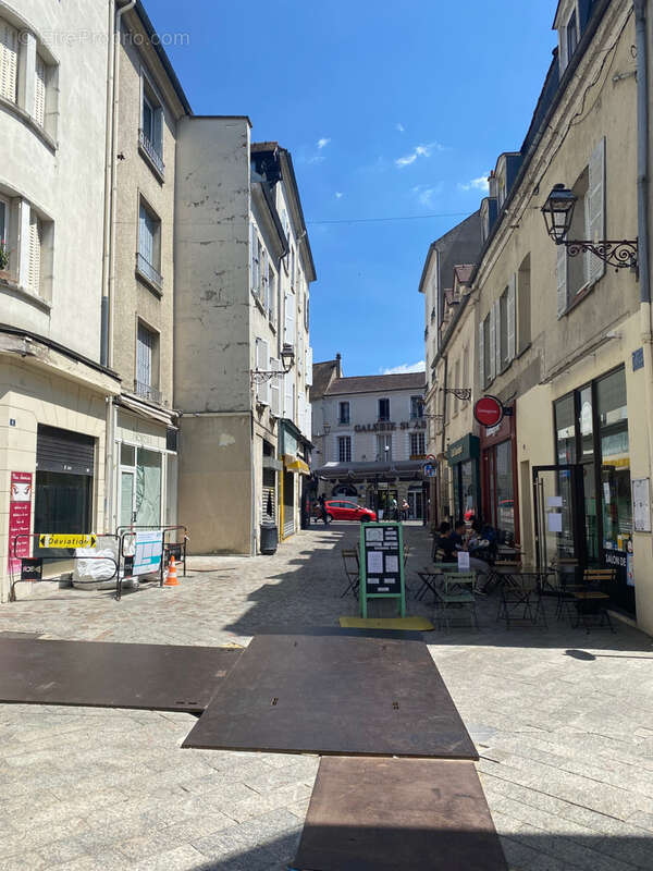 Melun: en plein centre ville dans le quartier piétons. - photo 2