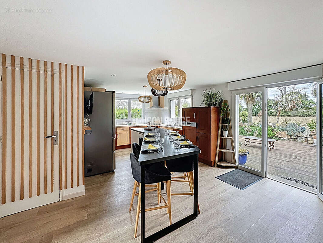 Maison d'Exception à Deux Pas de la Plage des Sables d'Or ! Confort et Luxe au Coeur d'un Cadre Idéal" - photo 6