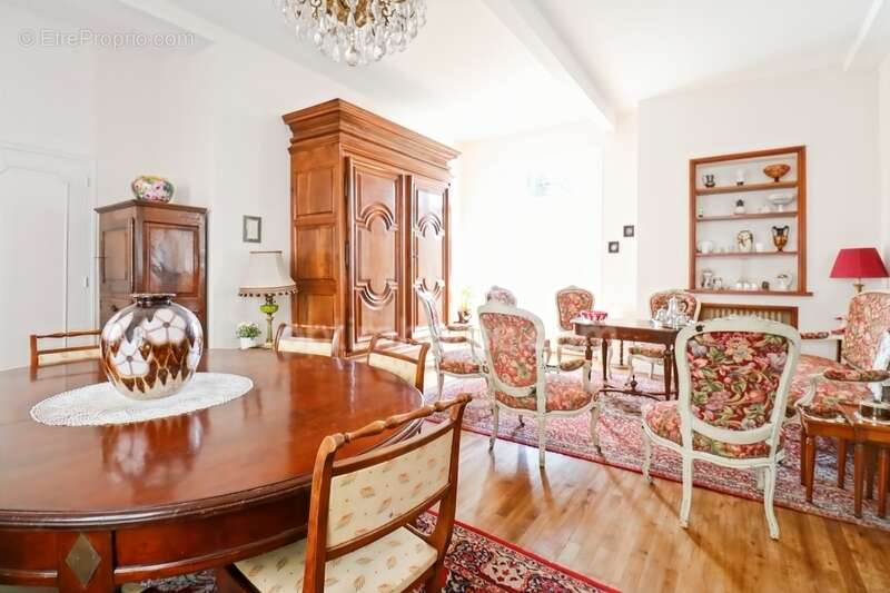 Maison à MAGNAC-LAVAL