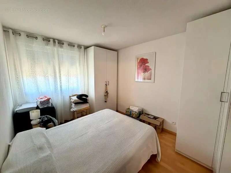 Appartement à CRUSEILLES