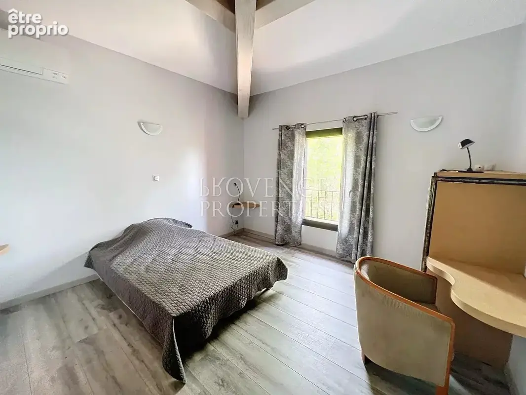 Propriété de plus de 300 m² avec vue panoramique et 1,3 hectare - photo 16