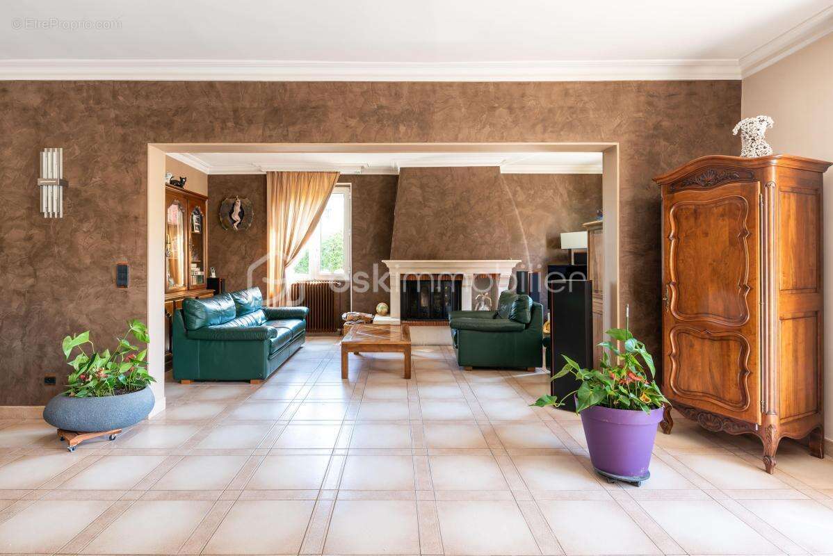Maison à DECINES-CHARPIEU