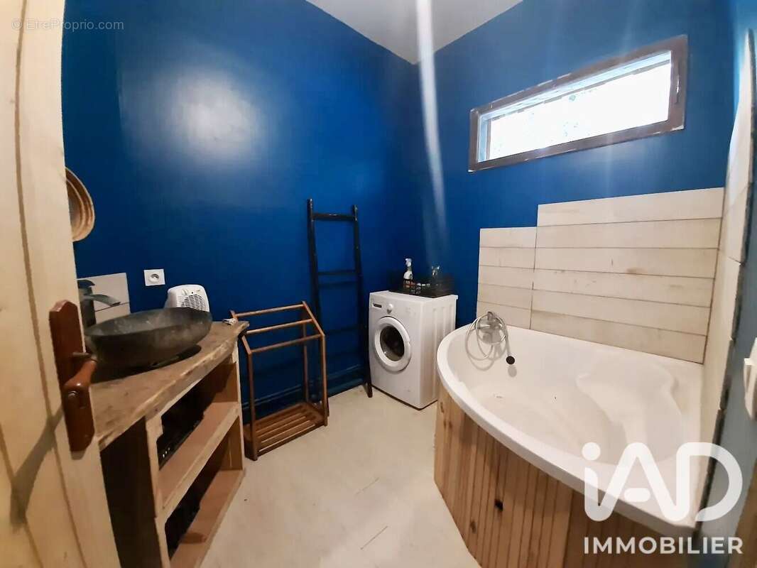 Maison 66 m² à Roussines  - photo 9
