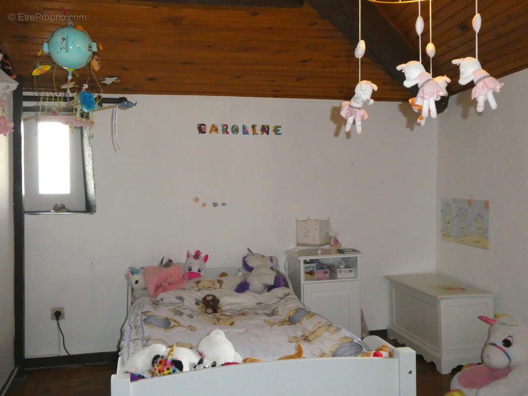 Maison à MONTROMANT