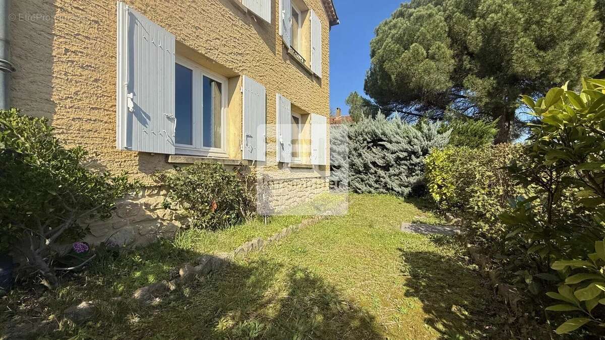 Maison à BAGNOLS-SUR-CEZE