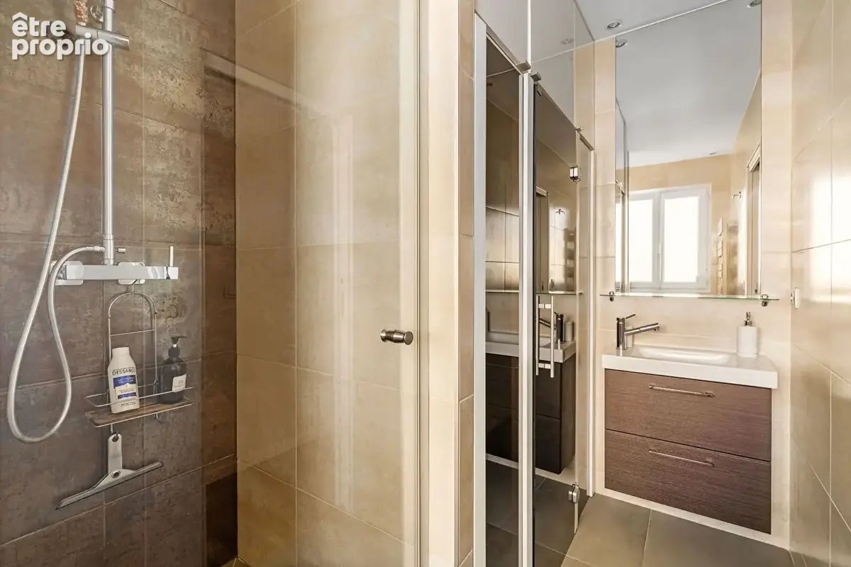 Localisation - calme - etage eleve - lumineux - photo 8