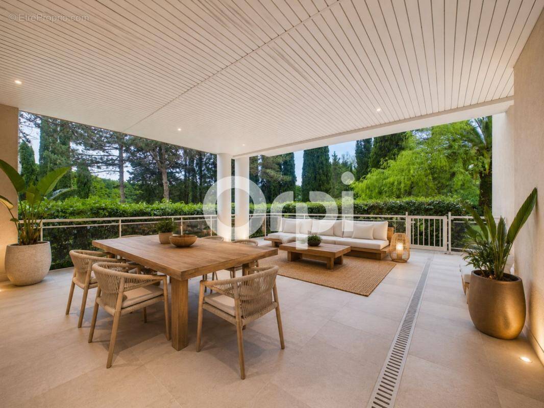 Appartement à MANDELIEU-LA-NAPOULE