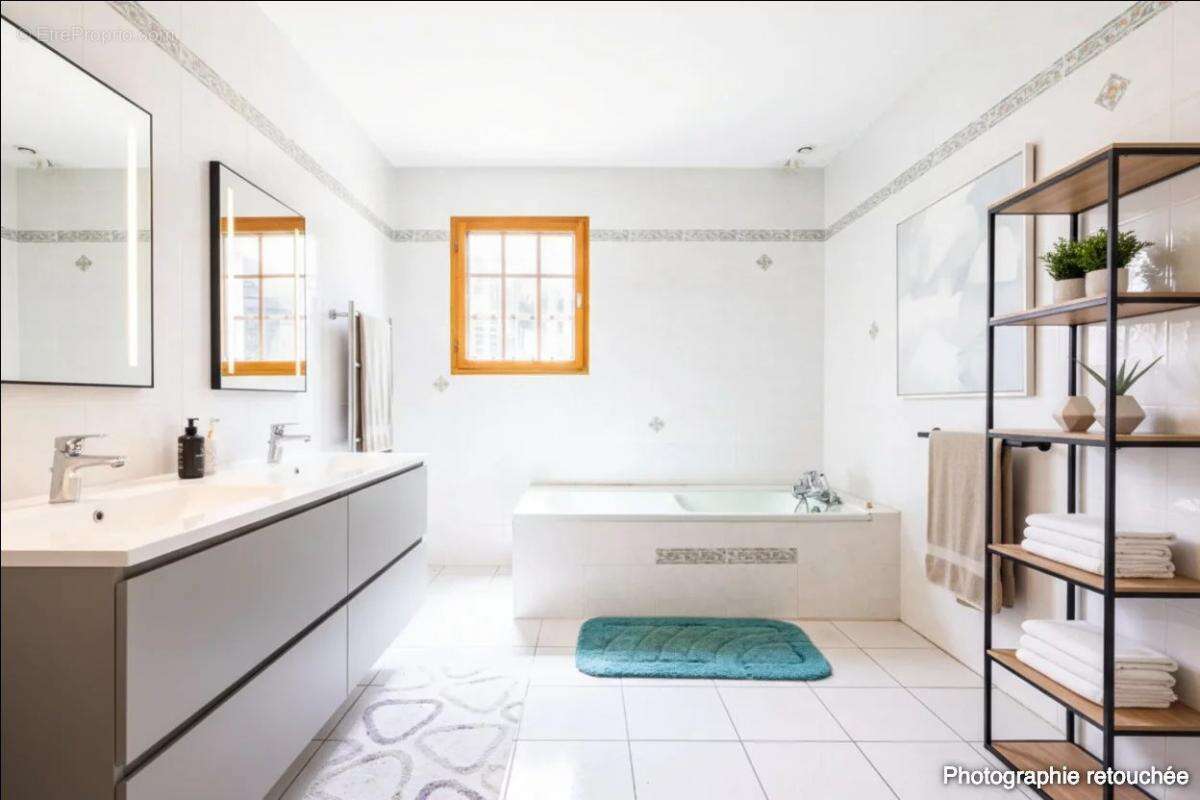 Maison à SAINT-JUST-LUZAC