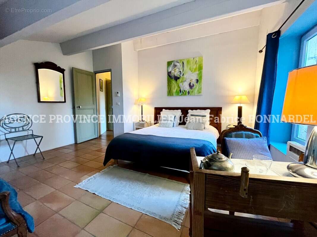 Maison à SUZE-LA-ROUSSE